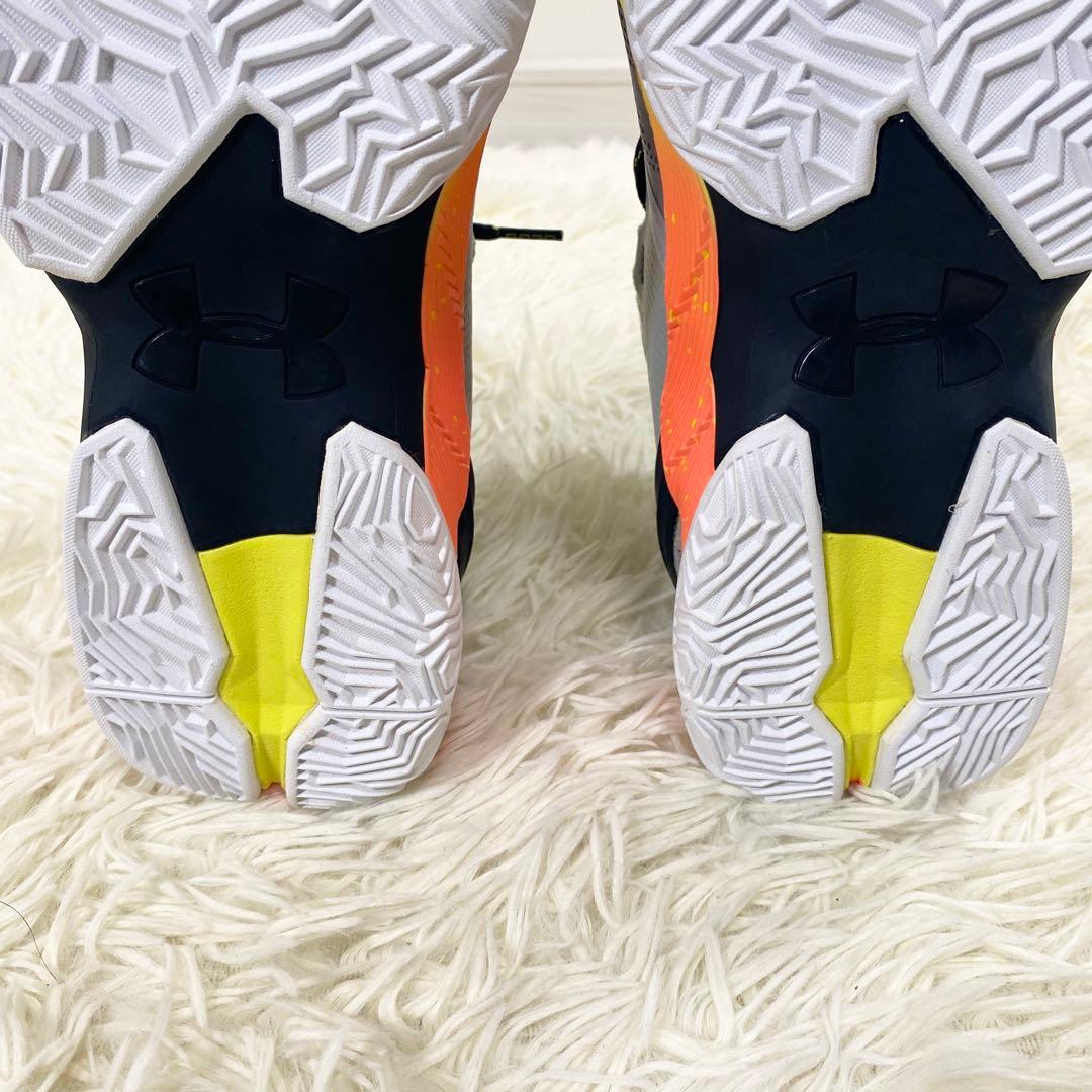 極美品　アンダーアーマー　バスケットシューズ　カリー　グレー　スニーカー　27㎝