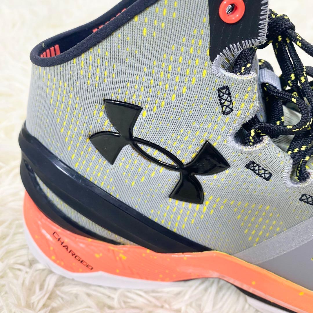 極美品　アンダーアーマー　バスケットシューズ　カリー　グレー　スニーカー　27㎝