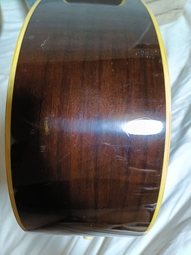 Morrisアコースティクギター、W-20 新弦に張り替えてます！