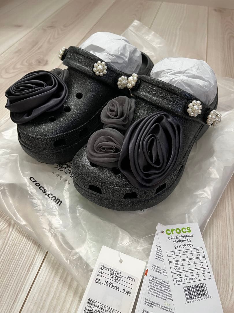 はる　UA別注】crocsクラシック プラットフォーム サンダル　24㎝
