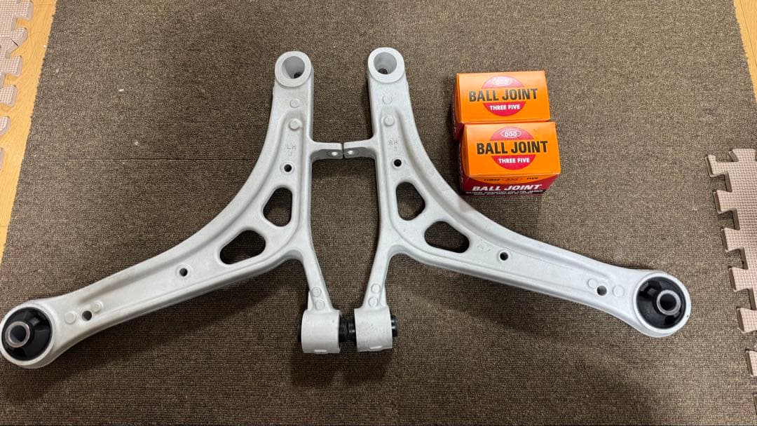 レガシィ　BL BP 前期　フロントアルミロアアーム　新品ブッシュ