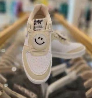 即発送対応●23-24.5cm展開●ゴルフシューズホワイト/ベージュ