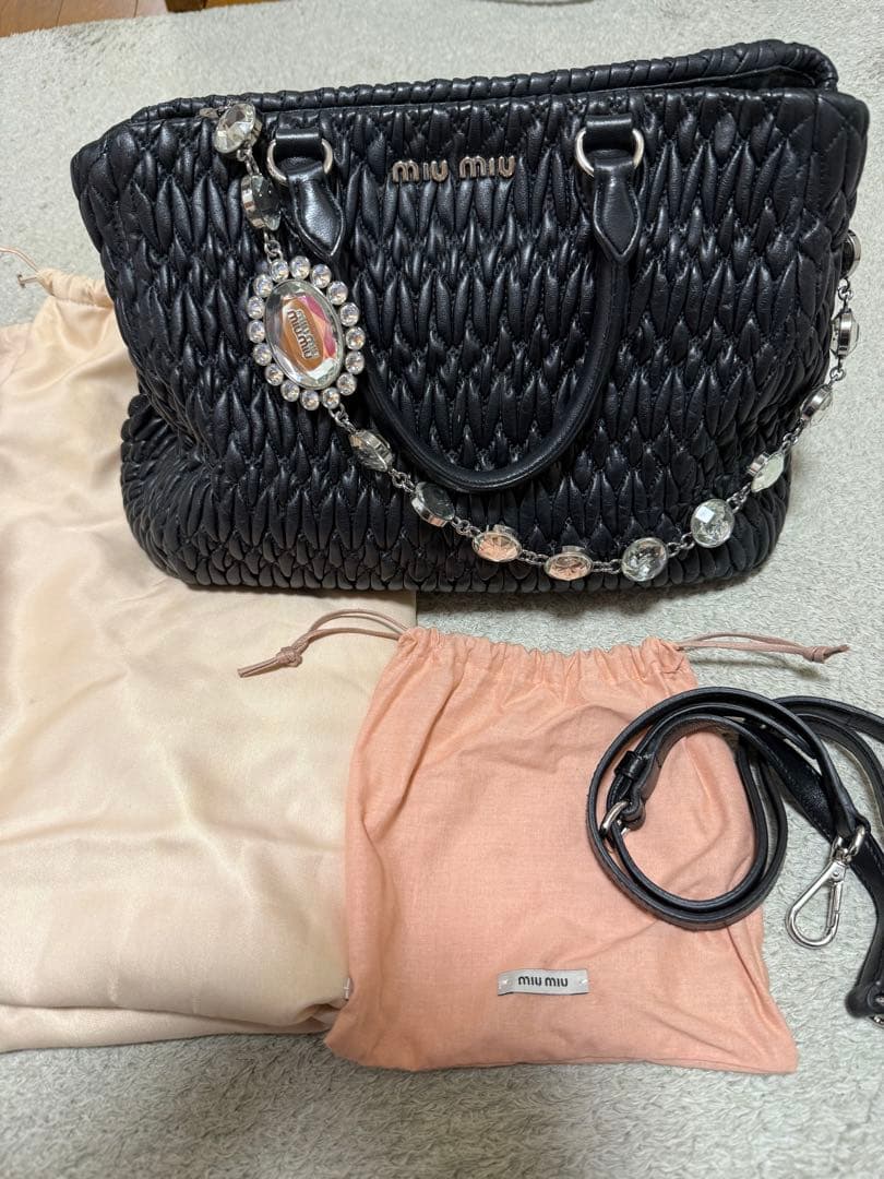 miu miu 黒 編み込みハンドバッグ