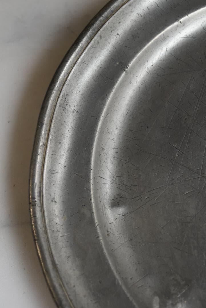 フランス18/19世紀　キズキズ　イニシャル　エタン皿　アンティーク