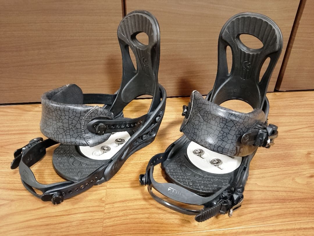 ★FLUX スノーボード ビンディング F.T.M versa ブラック S★