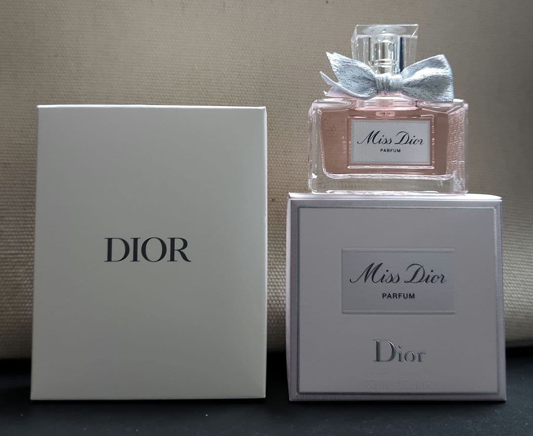 Miss Dior パルファン 35mL　ノベルティ付き