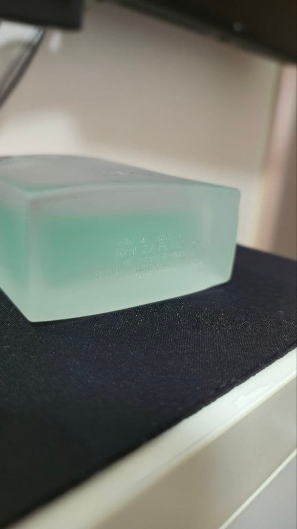 ゲラン オム ローGuerlain L'Eau 男性用香水