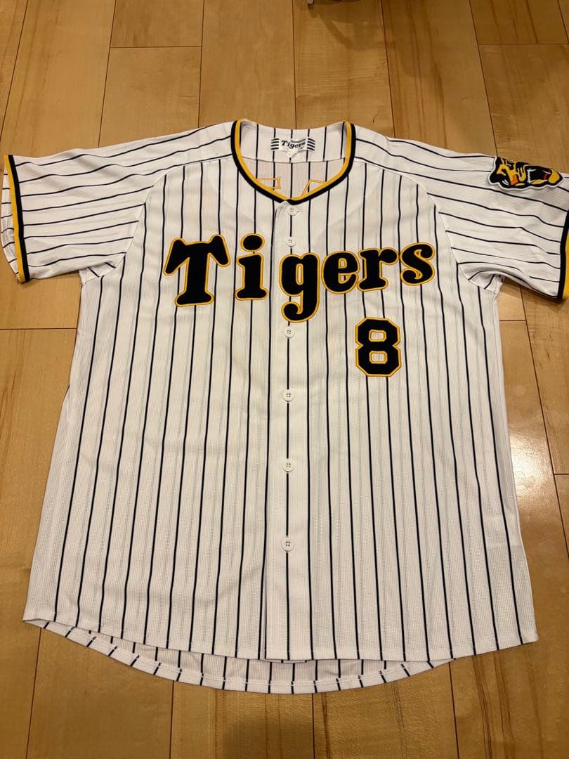 阪神タイガース　ユニフォーム Lサイズ 8番 佐藤輝明