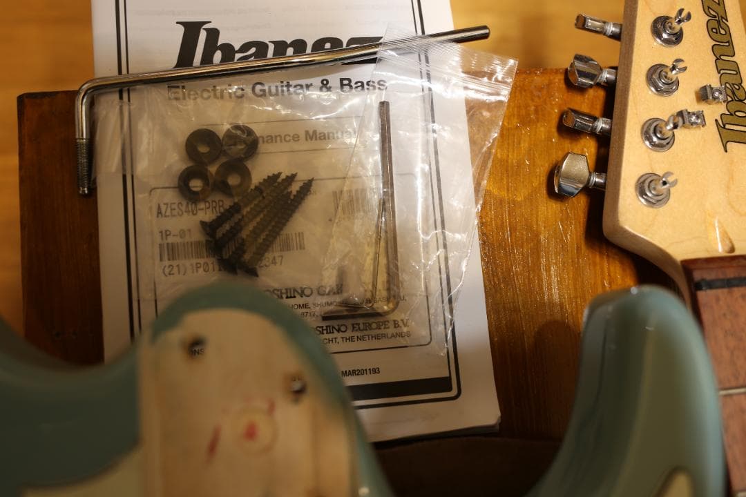 ギター Ibanez AZ Essentials AZES40 PRB