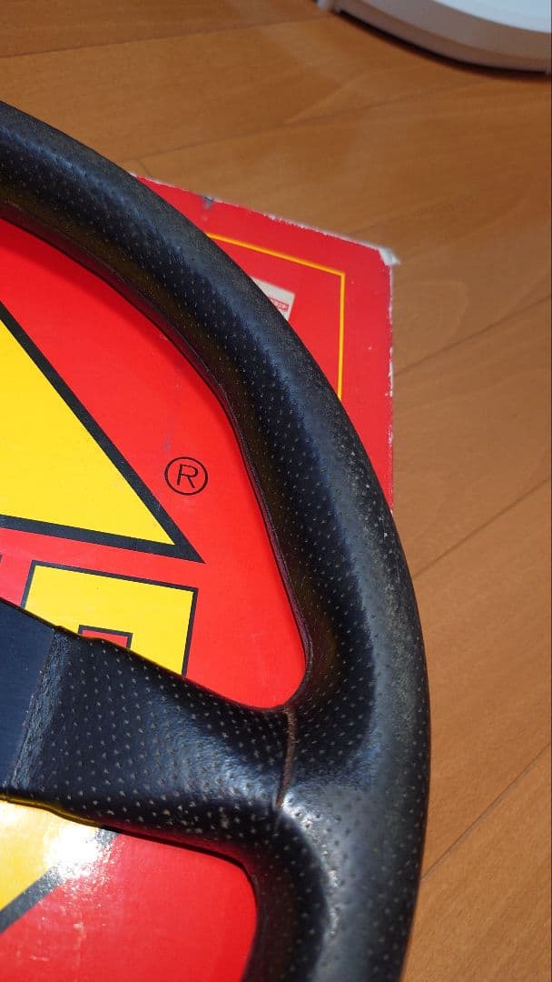 momo　ステアリング　スポーツ　レース350mm （R-11）