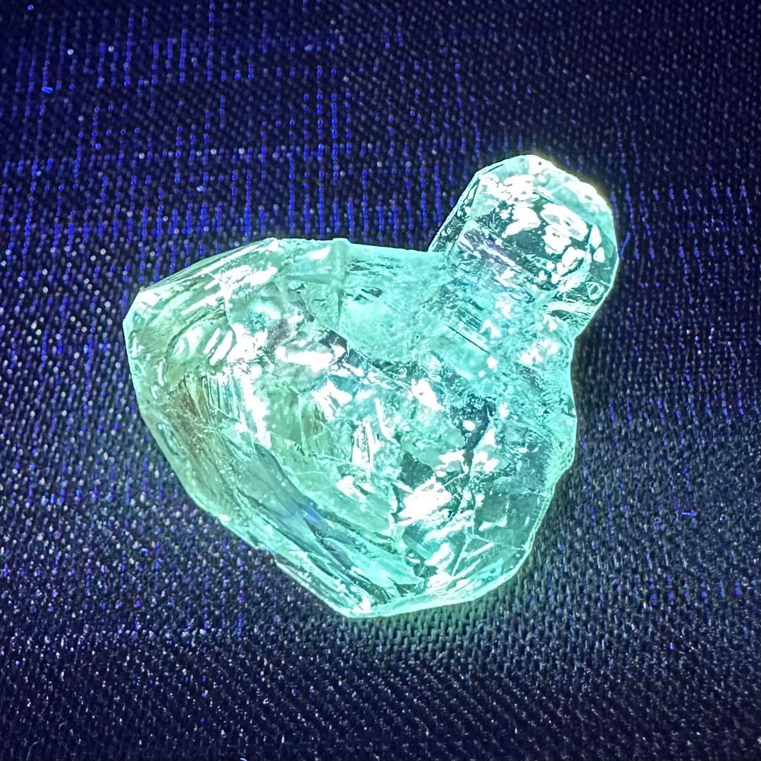 蛍光も！！　オイルイン　ハーキマーダイヤモンド　原石