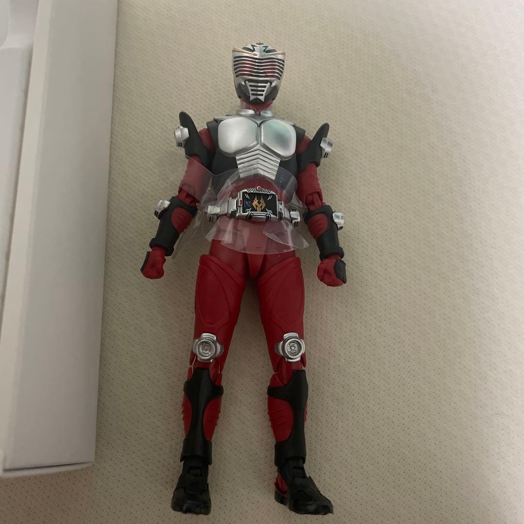 BANDAI shフィギュアーツ真骨彫製法仮面ライダー 龍騎