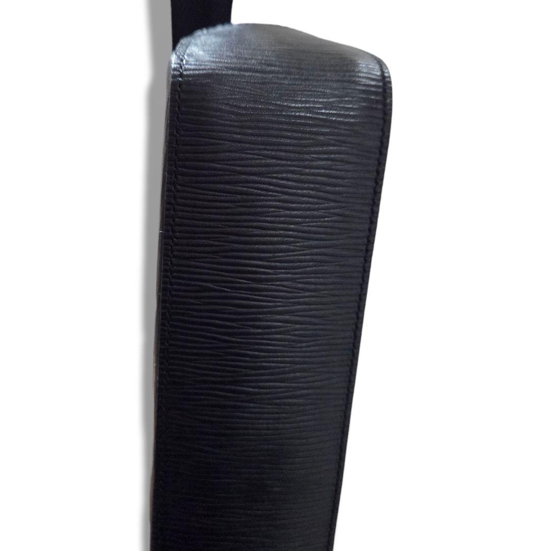 【極美品】aniary アニアリ　ウェーブレザー　ショルダーバッグ　ブラック