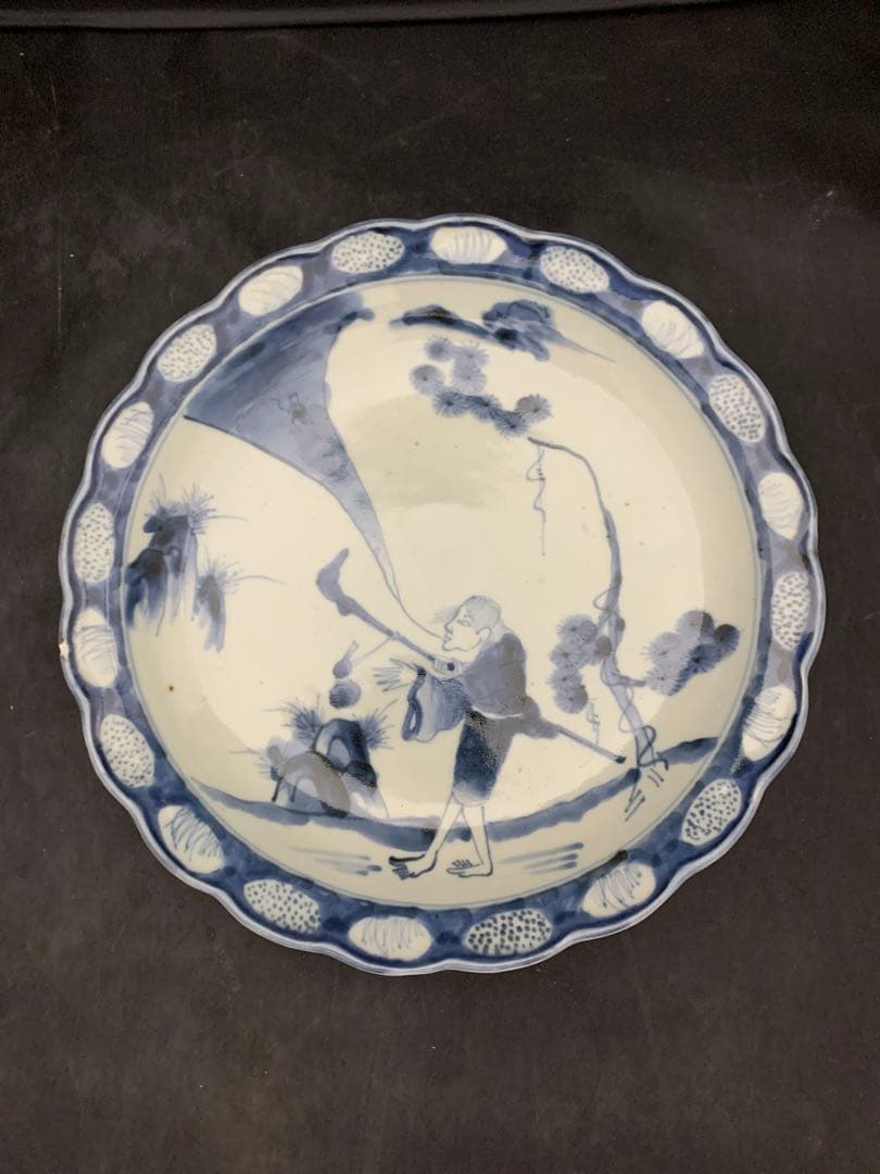 古伊万里　　鉄拐仙人染付図輪花皿　約直径27㎝