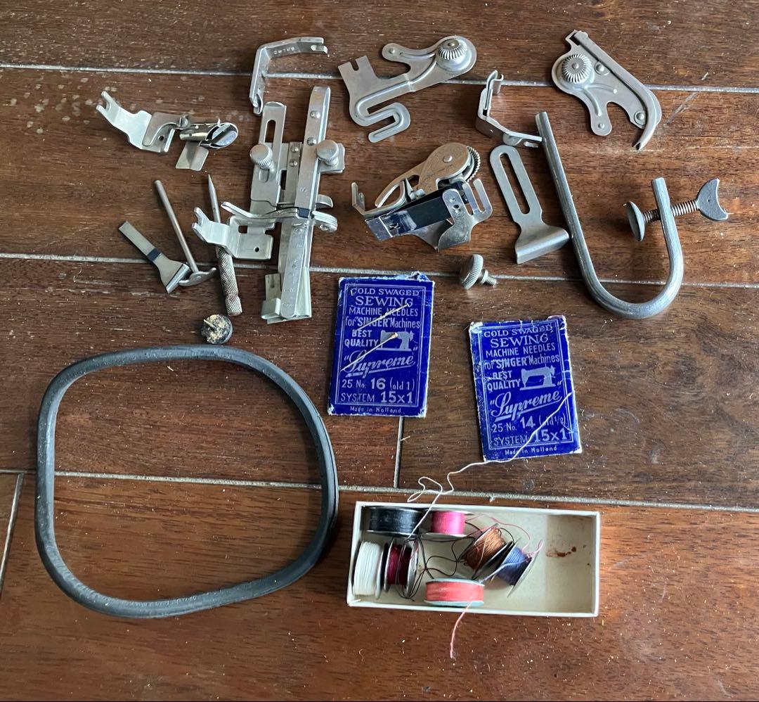 SINGER 古い電動ミシン