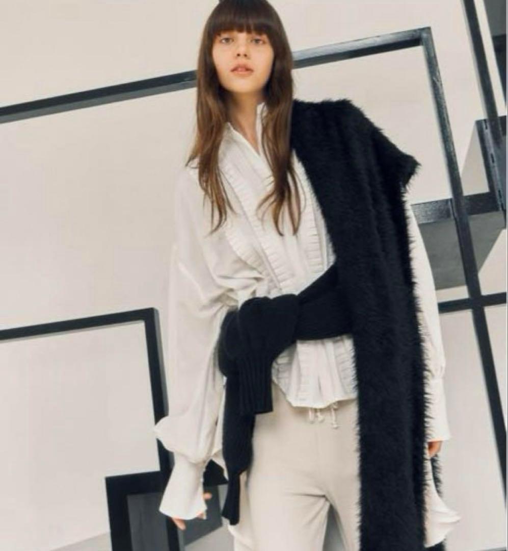 ラベルエチュード　ピンタックドレープクラシカルブラウス　ホワイト