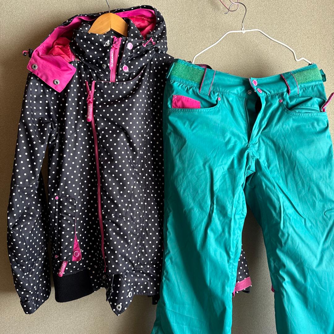 モダンアミューズメント　スノーウェア　スキー　スノボ　雪遊び　Mピンク　黒