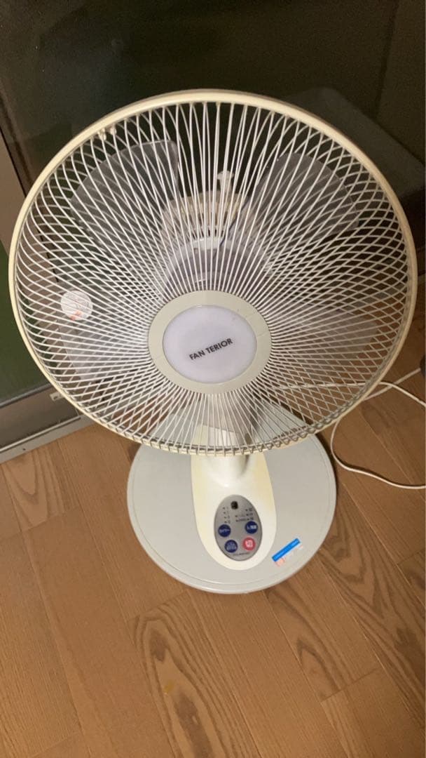 卓上扇風機 ホワイト 静音設計 リモコン付き