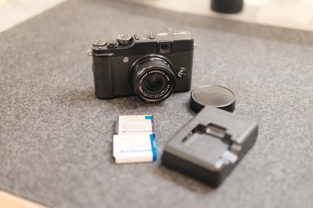 【美品】富士フイルム X10 ブラック