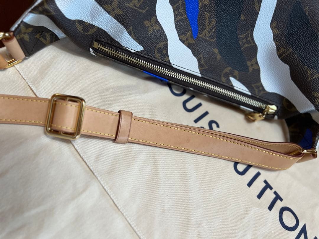 LOUIS VUITTON ボディバッグ・ウエストポーチ