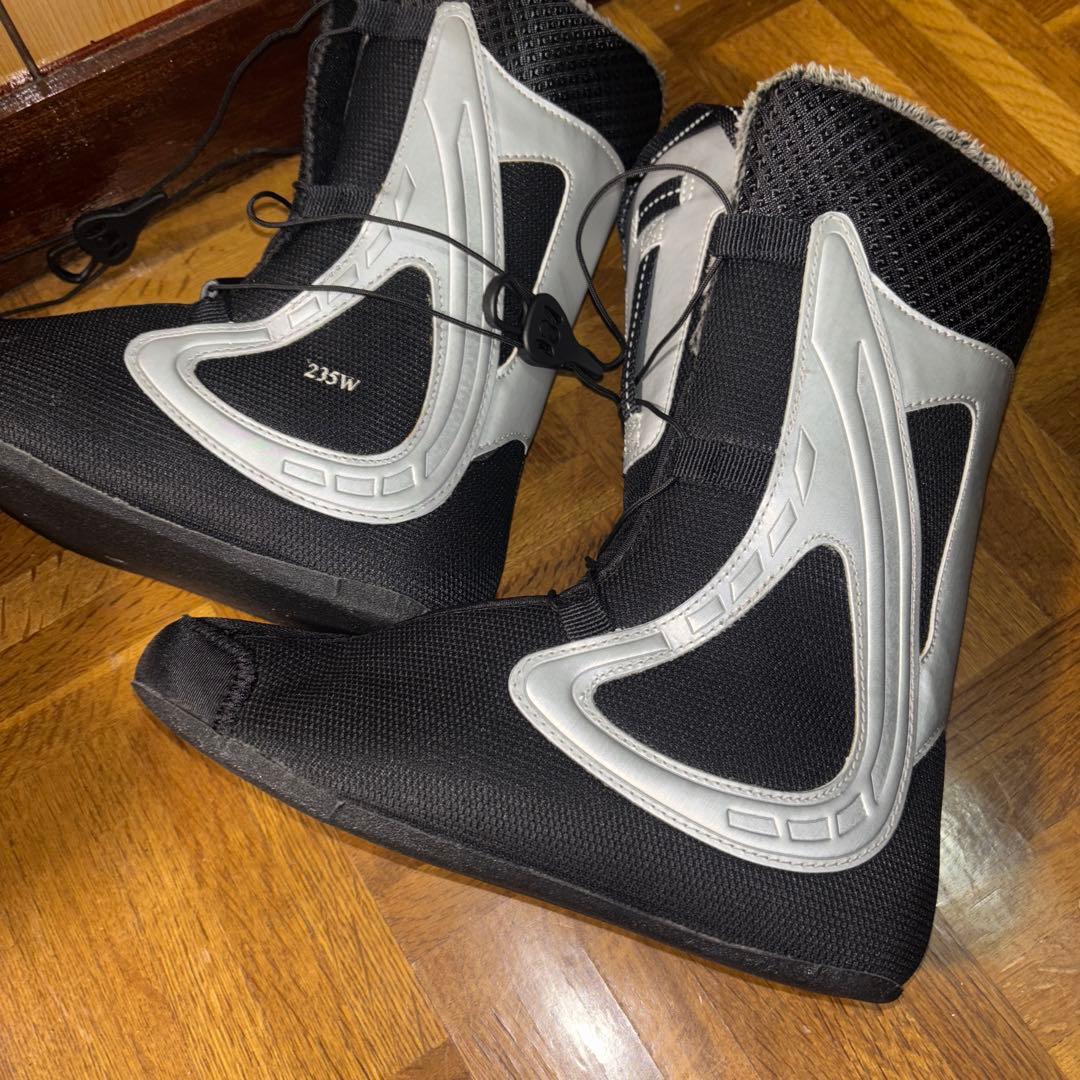 FASTECレディーススノーボードブーツ　BOA ダイヤル式　23．5