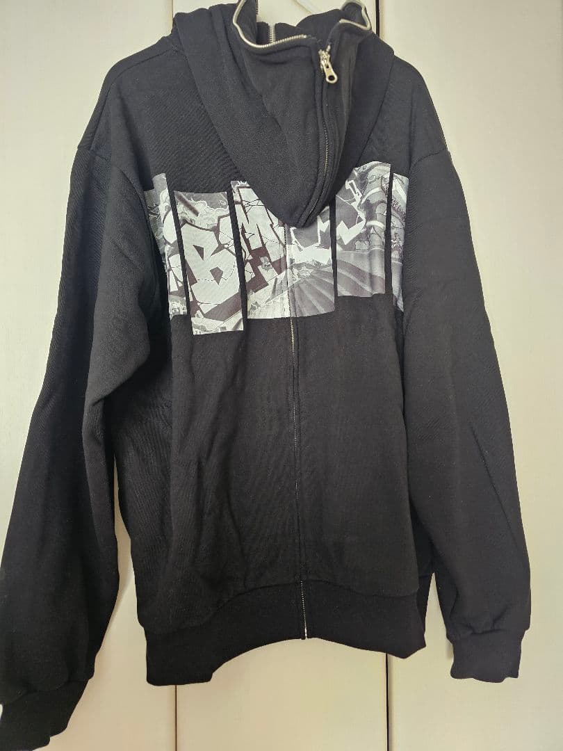 ジップパーカー