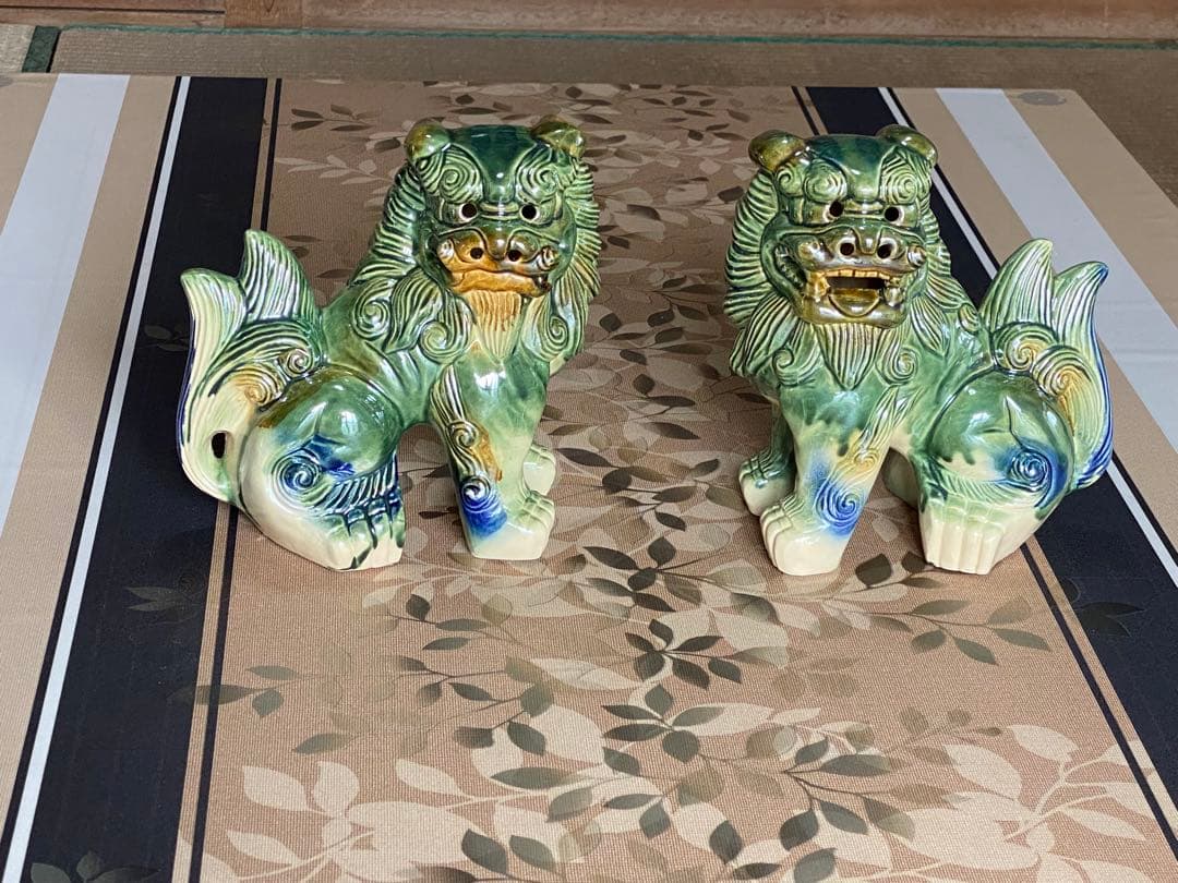 【希少】陶器製 碧青シーサー2体（1体タテ22cmヨコ22cm奥行14cm）