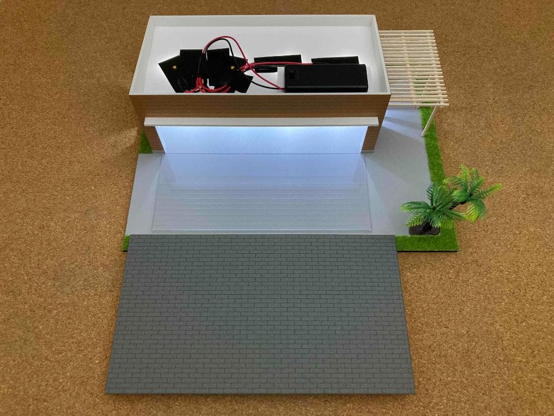 ミニカー専用ジオラマ：1/64 木造パーゴラ付ガレージ（ブラウン）