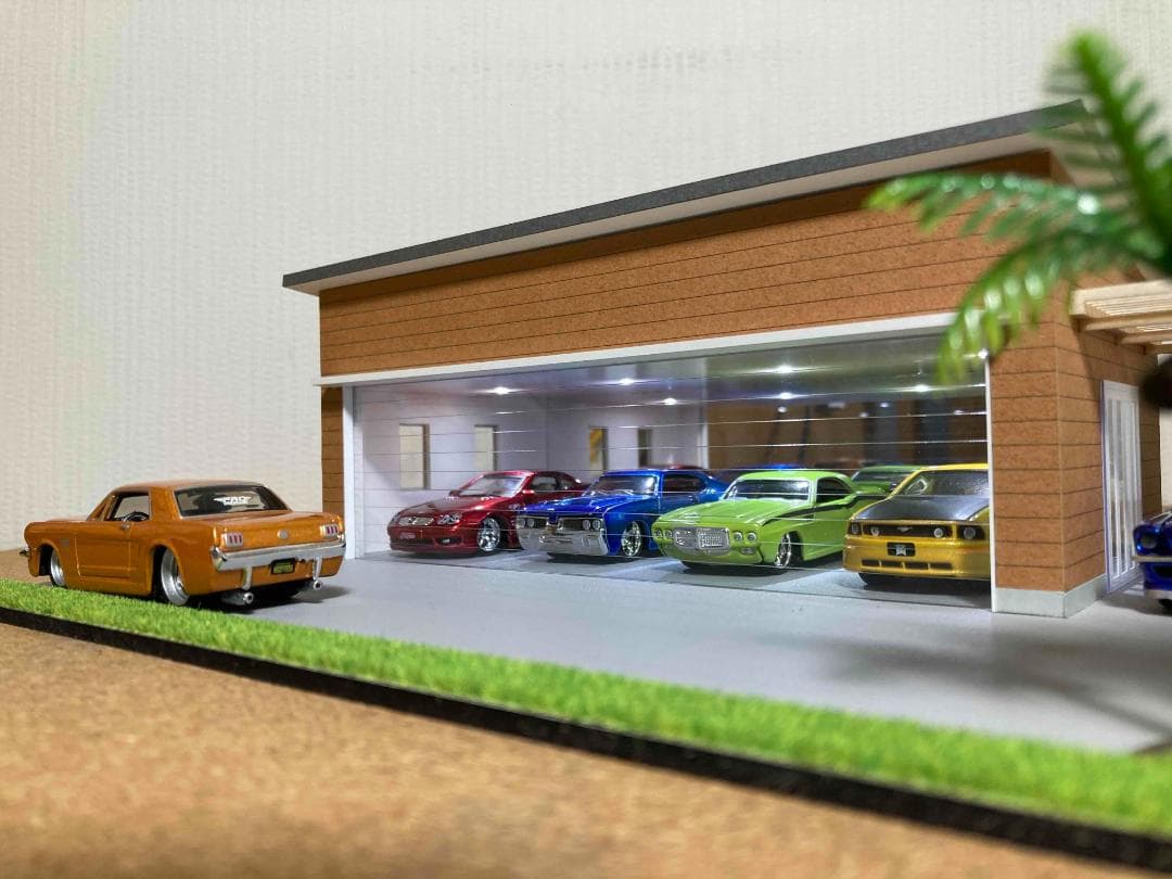 ミニカー専用ジオラマ：1/64 木造パーゴラ付ガレージ（ブラウン）