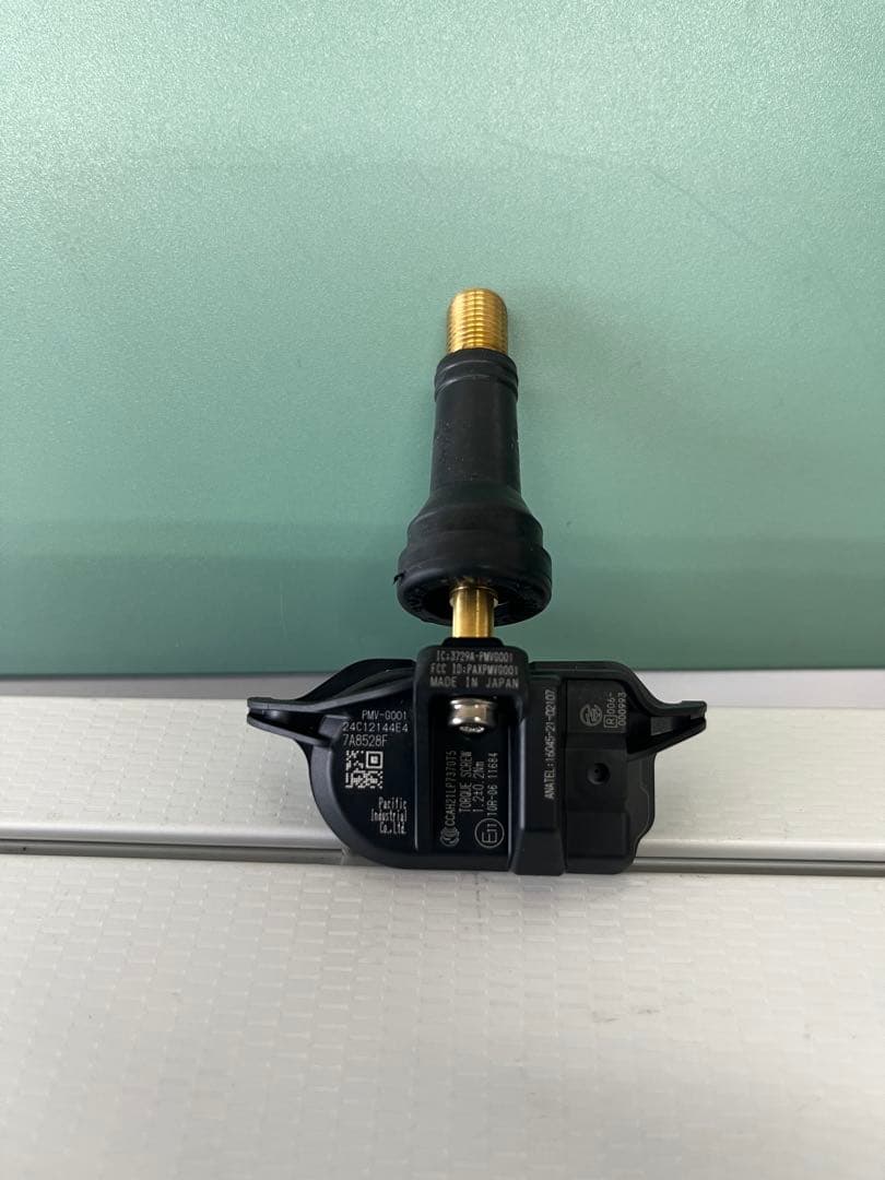 レクサスUX 空気圧センサー　新品未使用