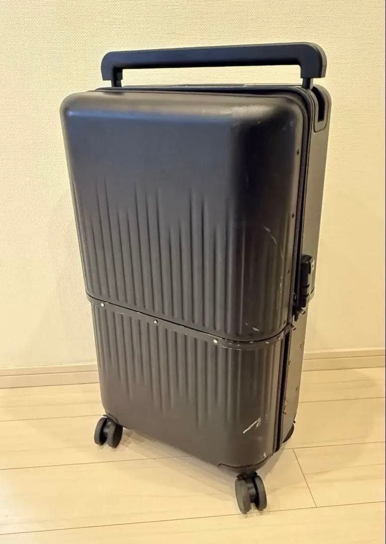 VELO 三段階サイズ可変式スーツケース 40L~72L