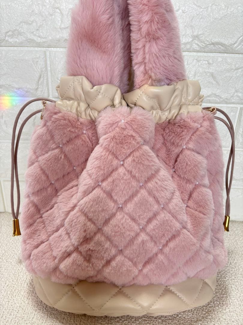 黒*こ様 コヤンイサムチョン　丸底巾着ファーバッグ　ピンク　白うさちゃん