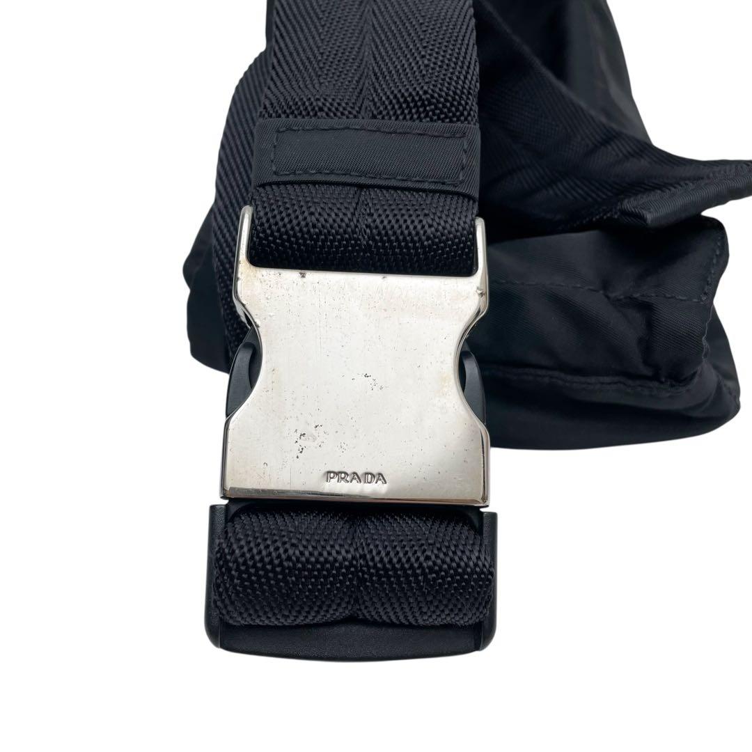 良品 プラダ ナイロン 三角プレートロゴ ウエスト ボディ バッグ ブラック.