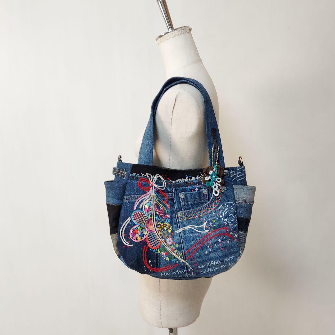 刺繍デニムバック　No.646　デニムリメイク　チューリップバック　丸いバック