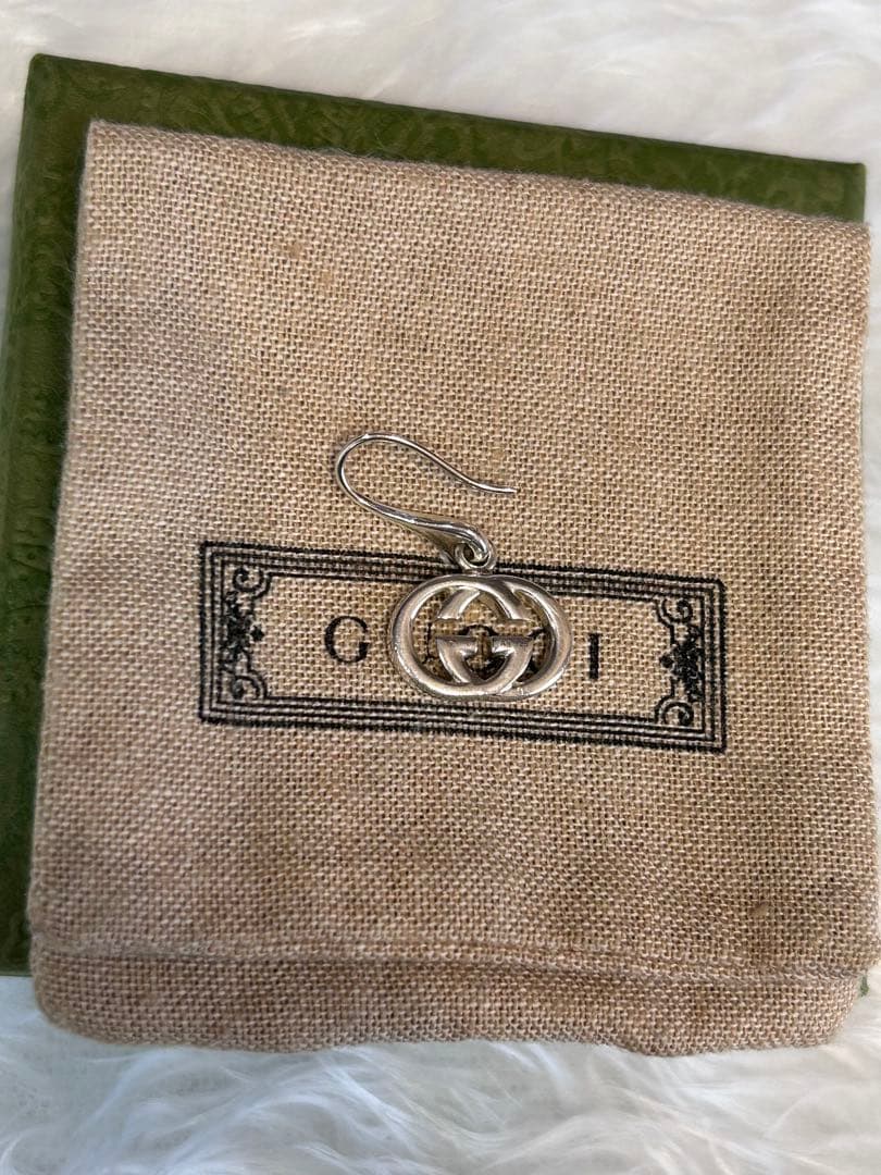 新品✨　グッチ　ピアス　インターロッキング　GG シルバー Ag 925 値下⭕️