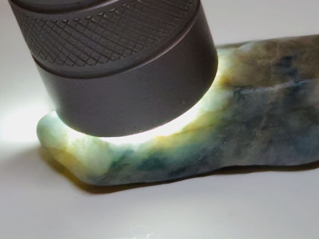 コン沢 23g 翡翠 ヒスイ 原石 鑑賞石 自然石 誕生石 鉱物 鉱石 水石