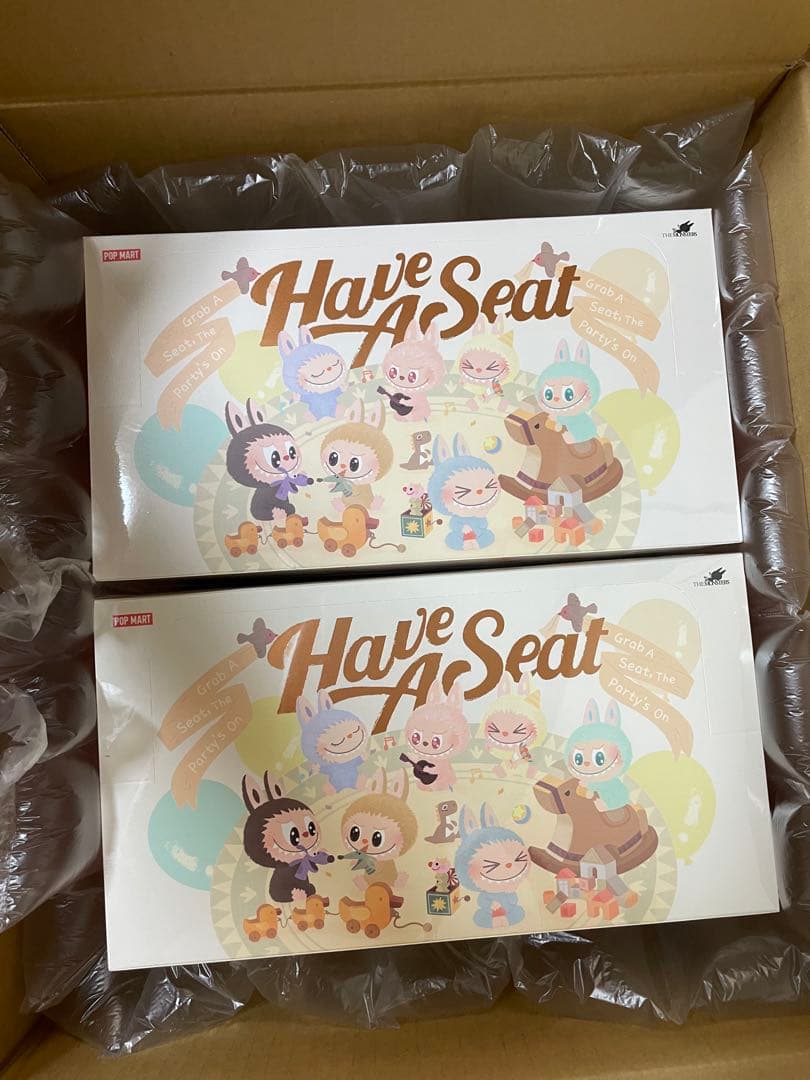 ポップマート ザ モンスターズ (ラブブ) ハブアシート ぬいぐるみ シリーズ