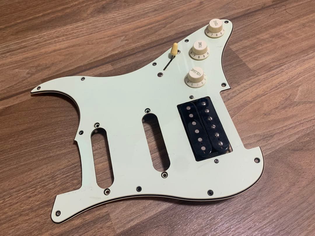 s*n様 bacchus ストラト　初期ロゴ　改造多数