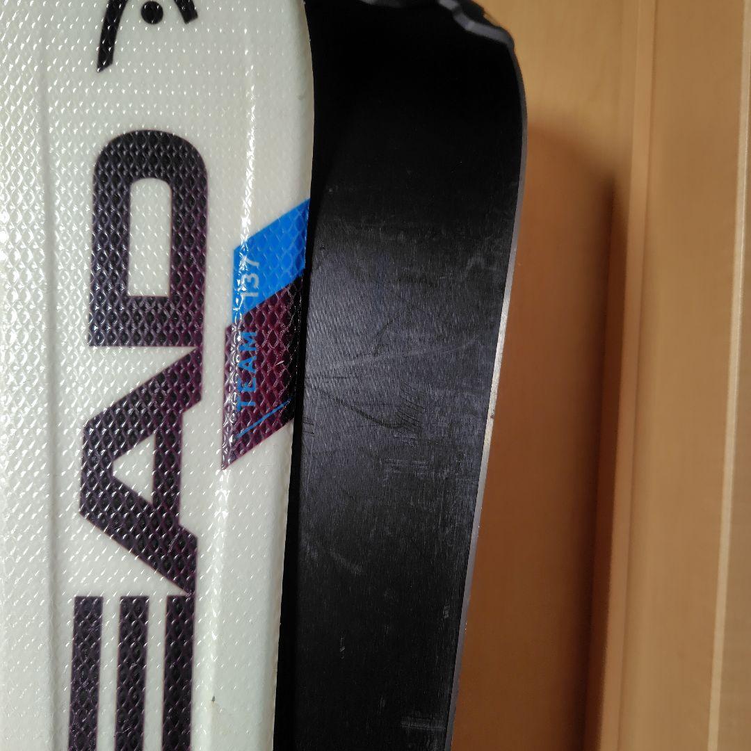 スキー板、ブーツ、ストック