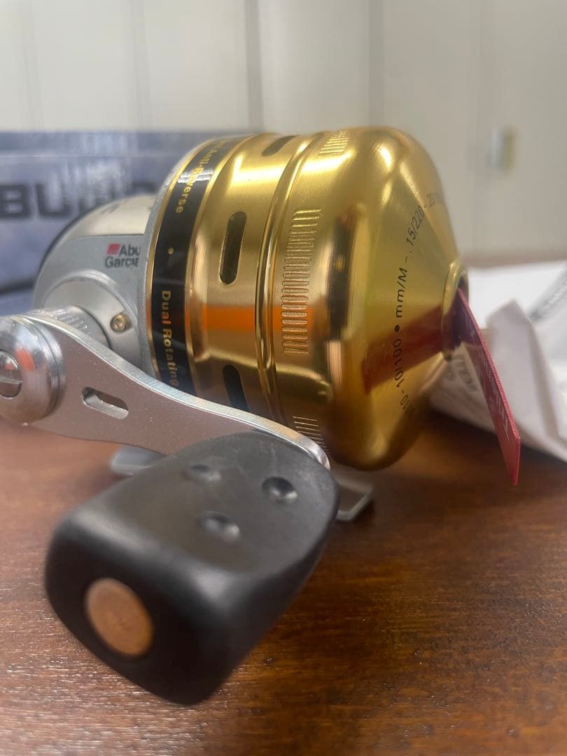 Abu Garcia 576i リール ゴールド/シルバー