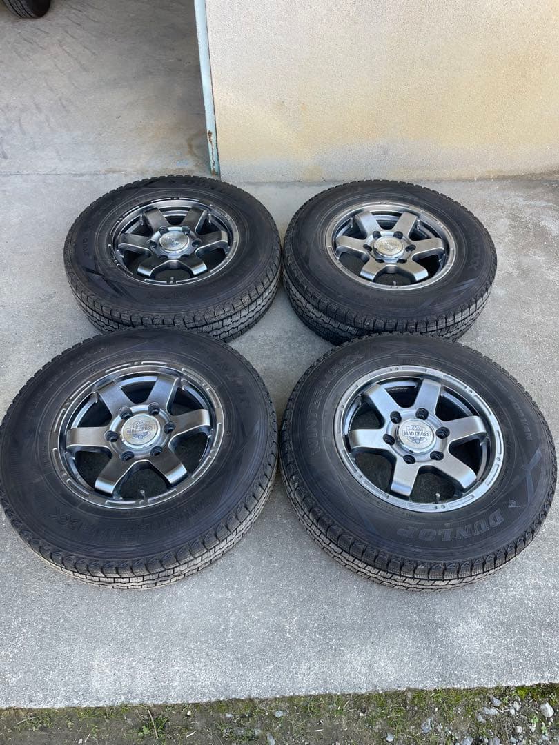 ハイエース　MAD CROSS スタッドレス　ウインターマックス