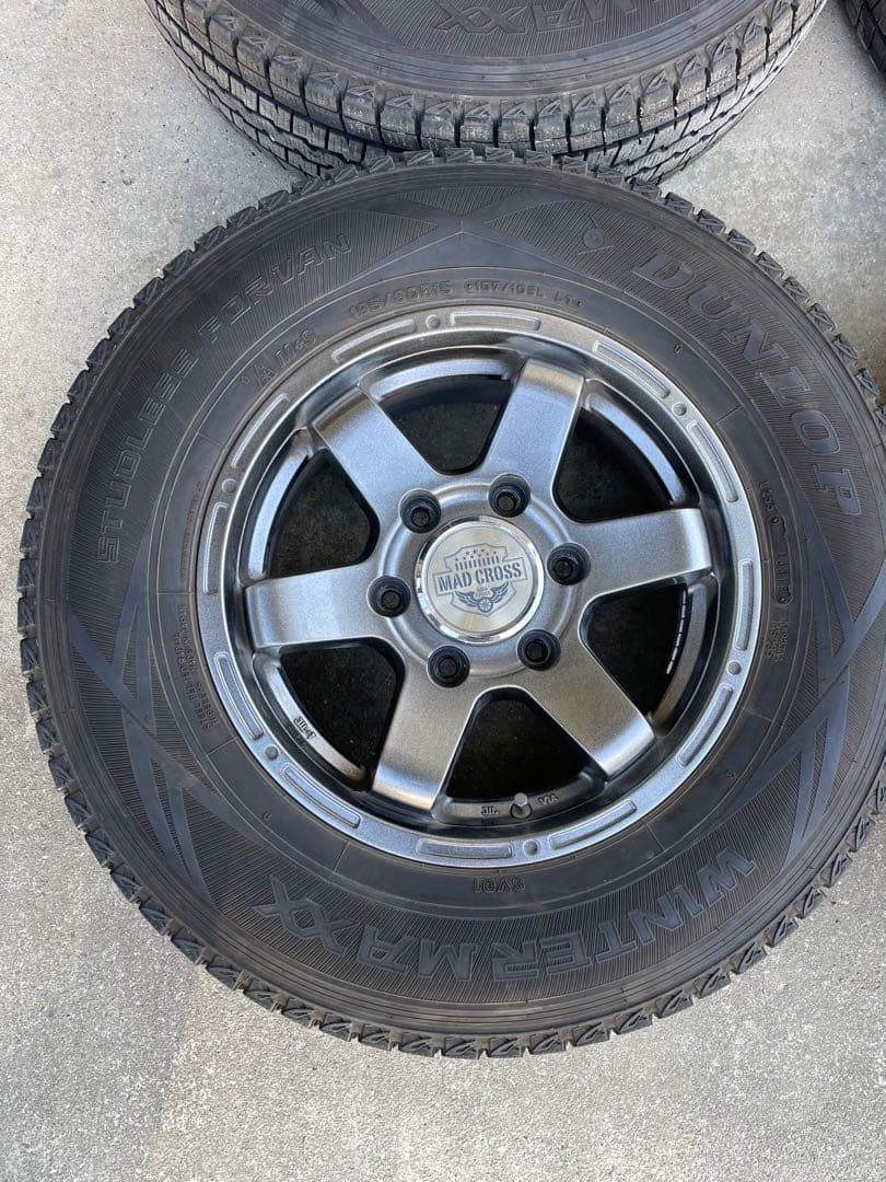 ハイエース　MAD CROSS スタッドレス　ウインターマックス