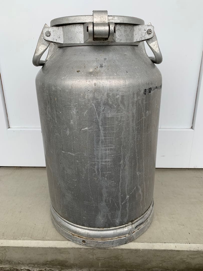 ミキオ様　アンティーク　ミルク缶　ミルクポット　蓋付　古道具