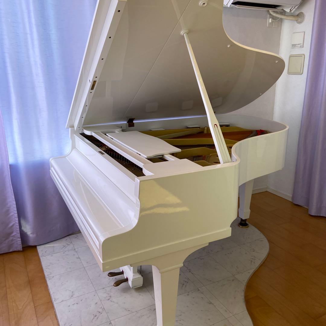 お値下げしました　YAMAHAグランドピアノホワイト88鍵盤　防音パネル付き