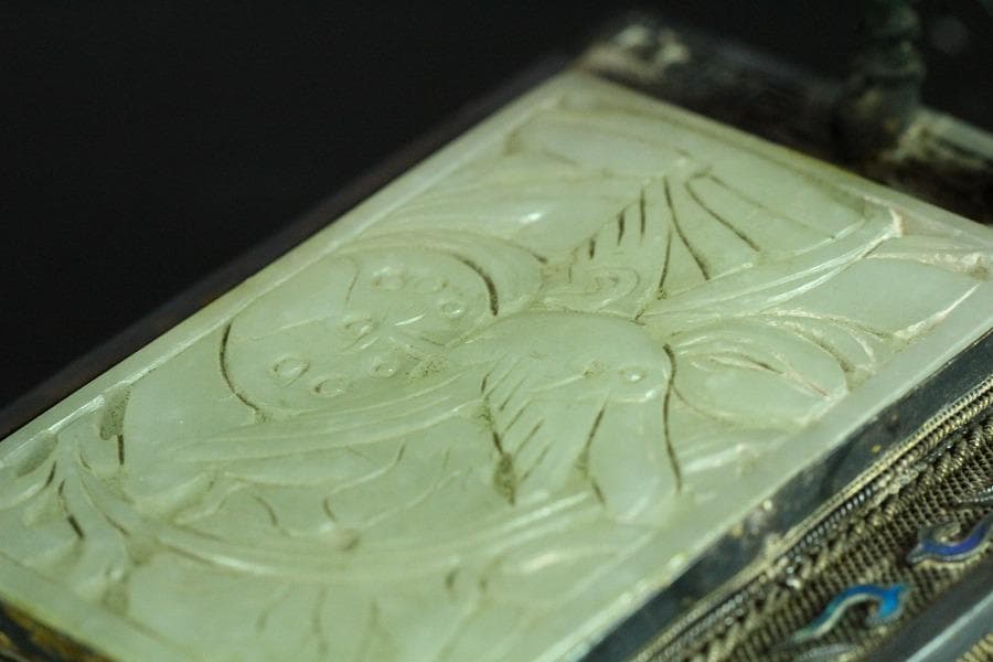 銀七宝 鳳 和田玉 白玉刻花鳥 宝石 珊瑚 象嵌 花鳥 饕餮(K-A156)