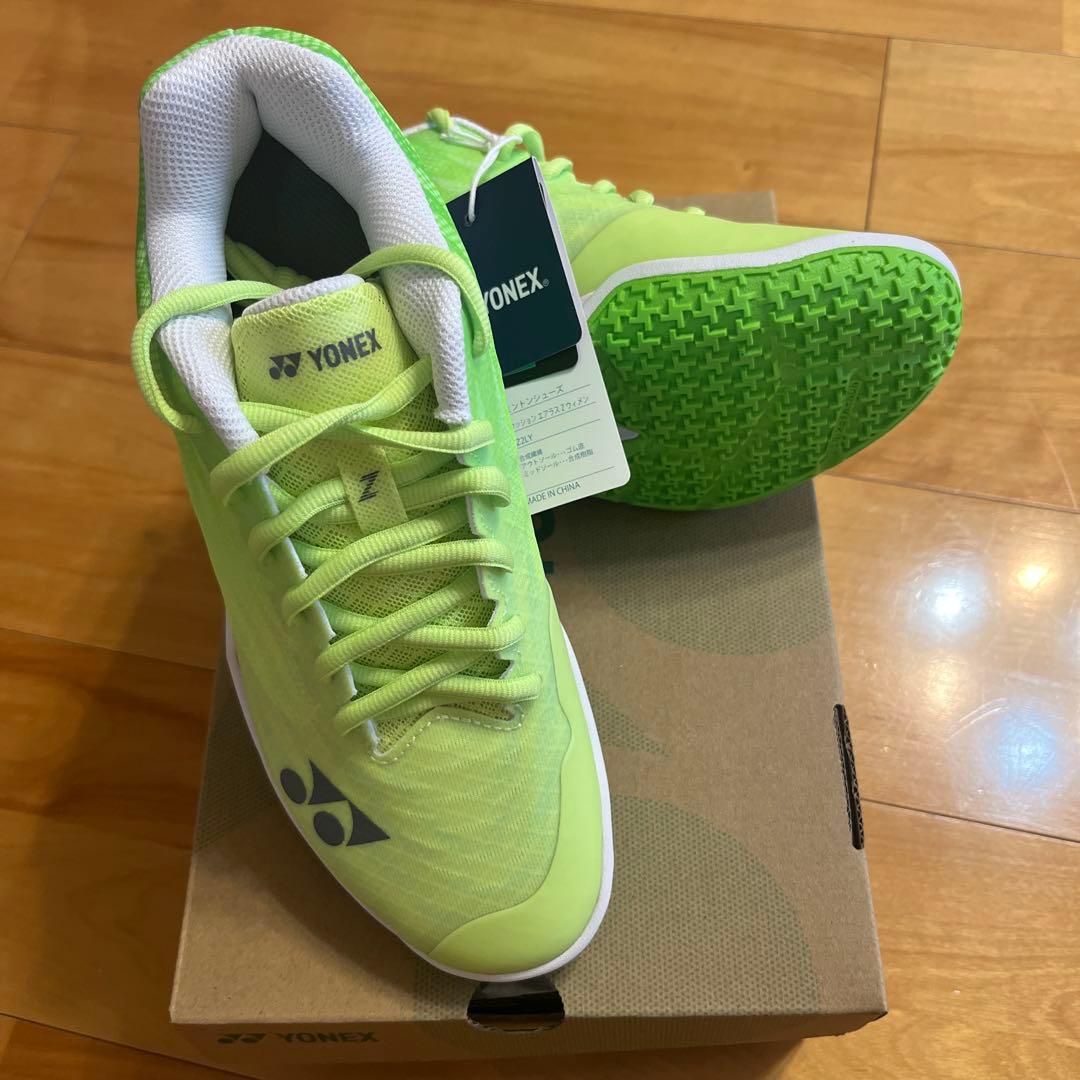 【新品・未使用】YONEX バドミントンシューズ SHBAZZLY 24.0cm