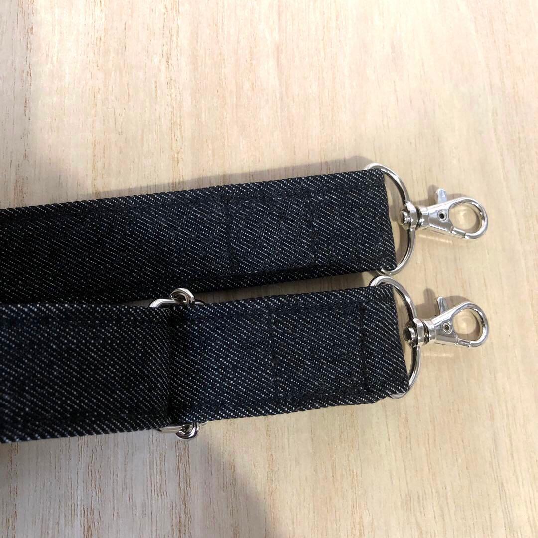 ショルダーバッグ　ハンドメイド　デニムリメイク　ブラック　シルバー【新品デニム】