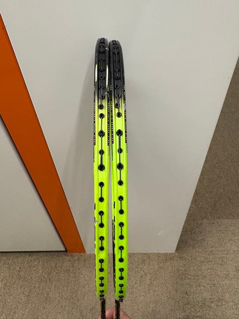 美品 YONEX VOLTRIC 30 バドミントンラケット 廃盤品 2本セット