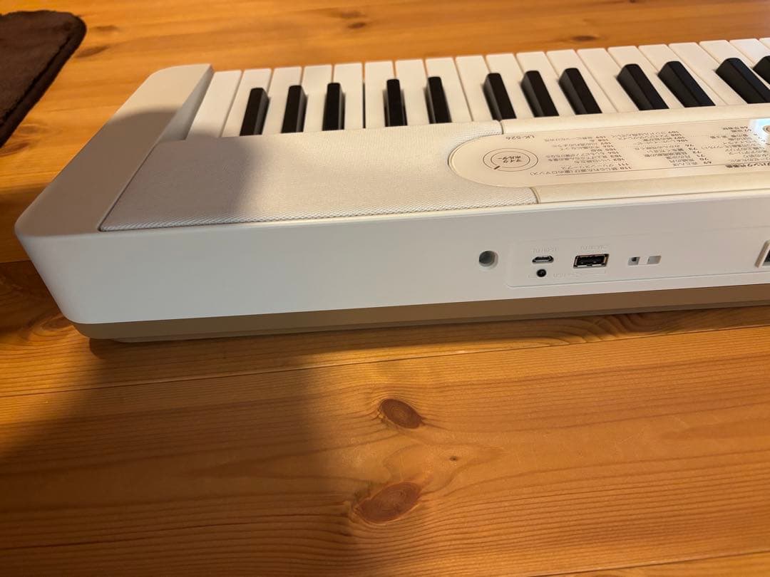 CASIO LK-526 キーボード