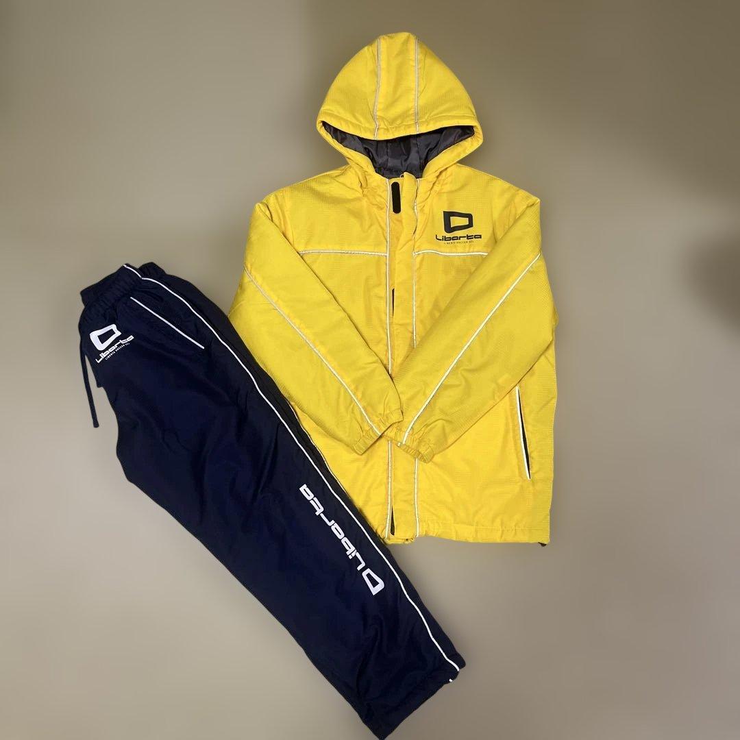 リベルタサッカーウェア　防寒着　上下セット　145㎝